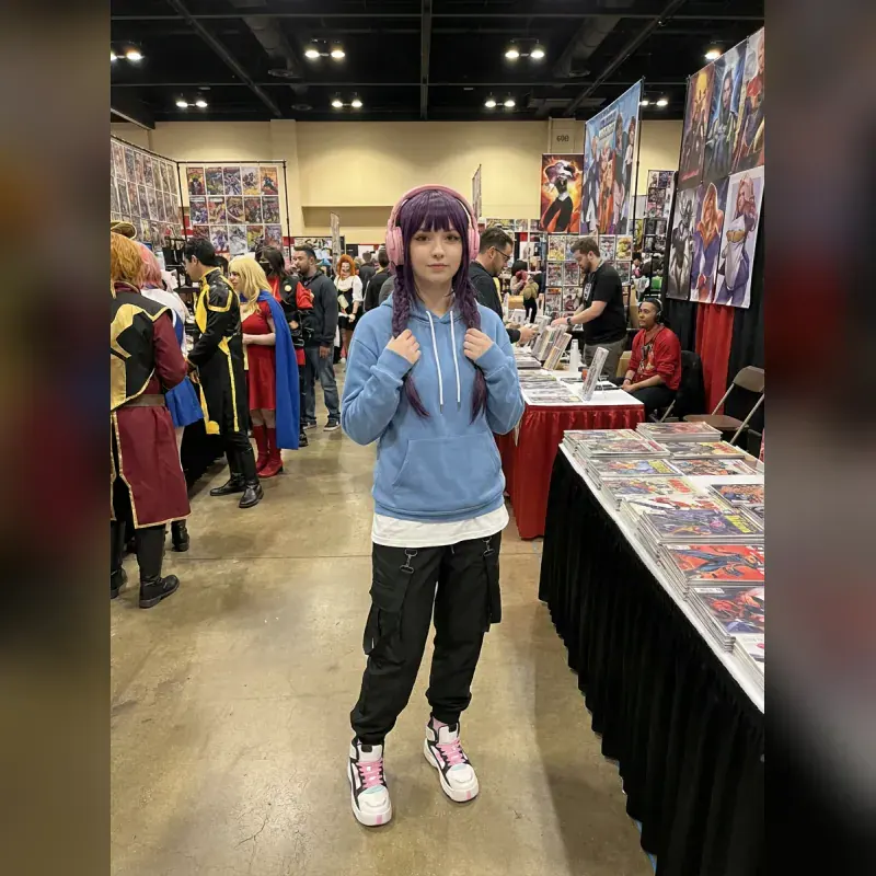 Personnage d'anime en cosplay réel — Après
